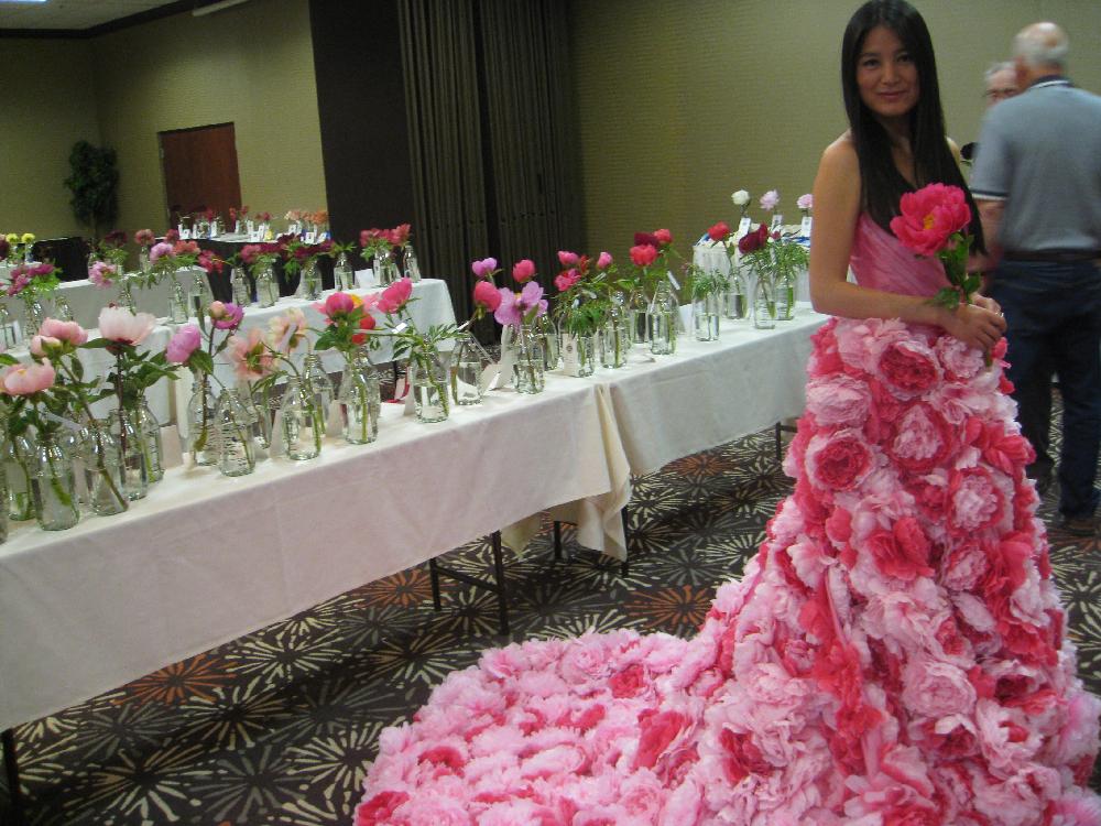 PeonyDress-ExhibitionRoom