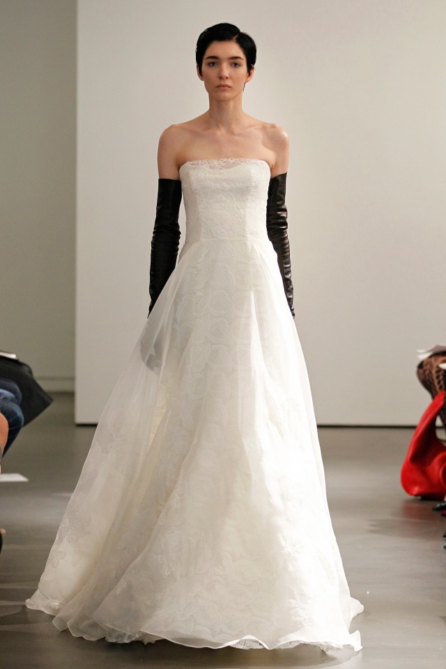 VW-Bride_SS14_runway_Look-10