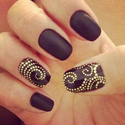 lush-fab-glam.com-black-nail-art-design-2