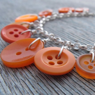 milomade-orange-button-bracelet-01-380x380