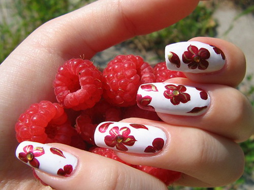 red-flower-nails