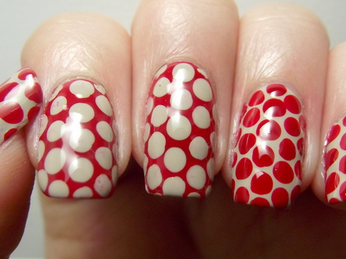 red-nails-big-polka-design