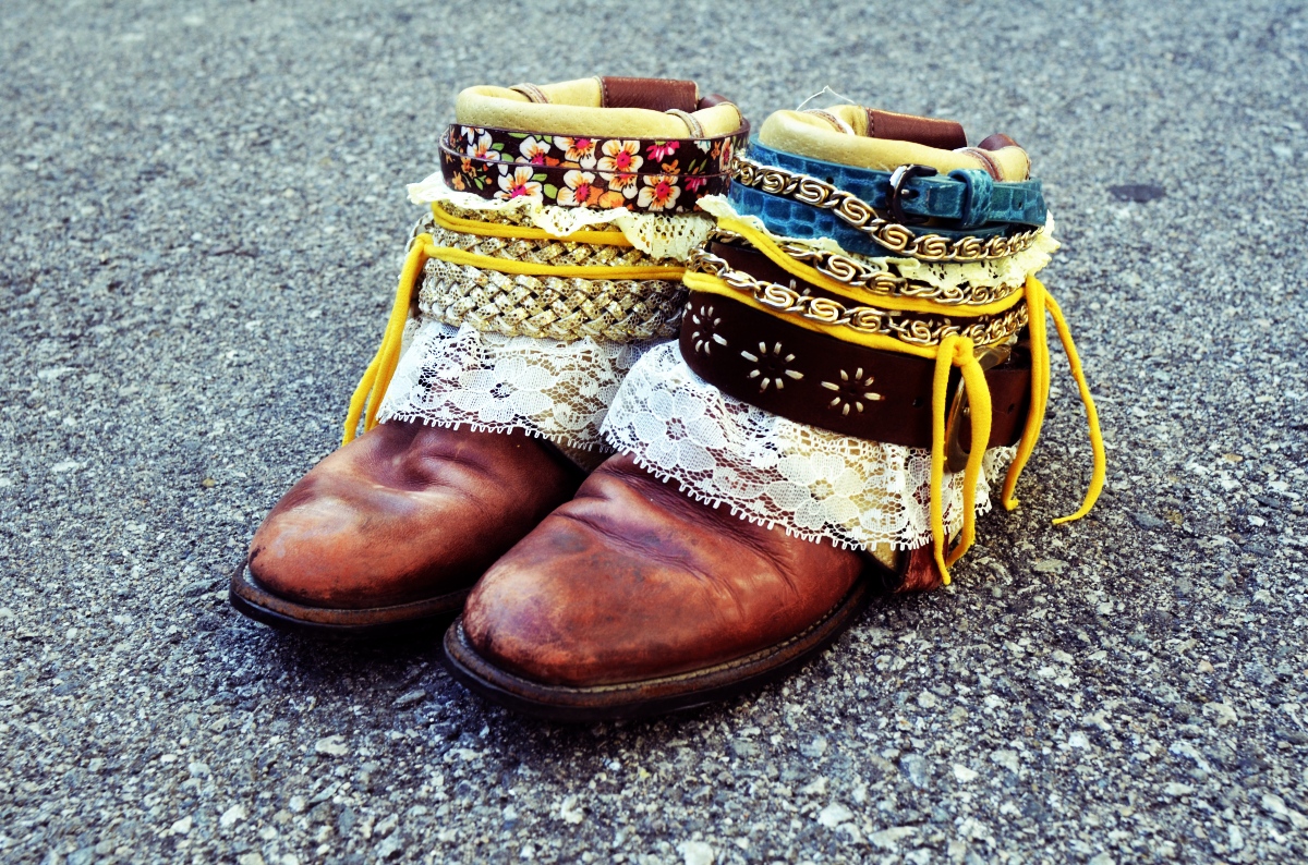 18 Crafty DIY Boot Makeovers