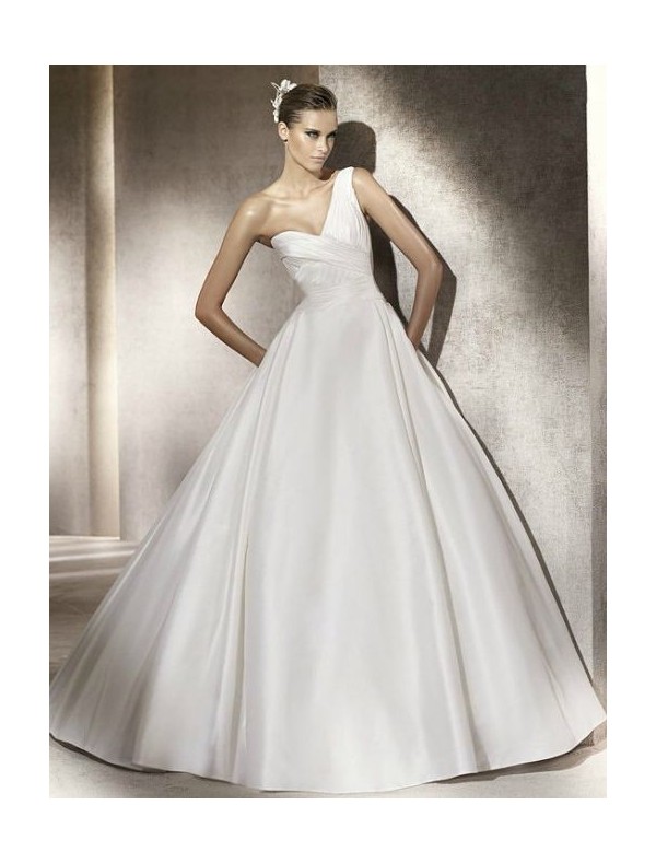satin-sweetheart-neckline-ball-gown-style-with-one-shoulder-strap