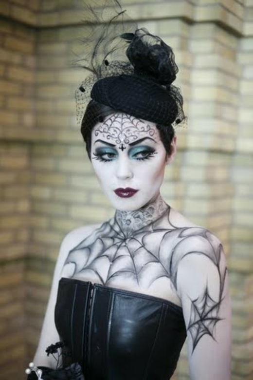 gothic-halloween-make-up-ideas