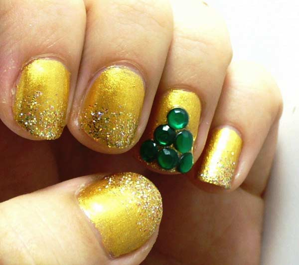 Christmas-Nail-Art-Design-Ideas-2013-2014-15