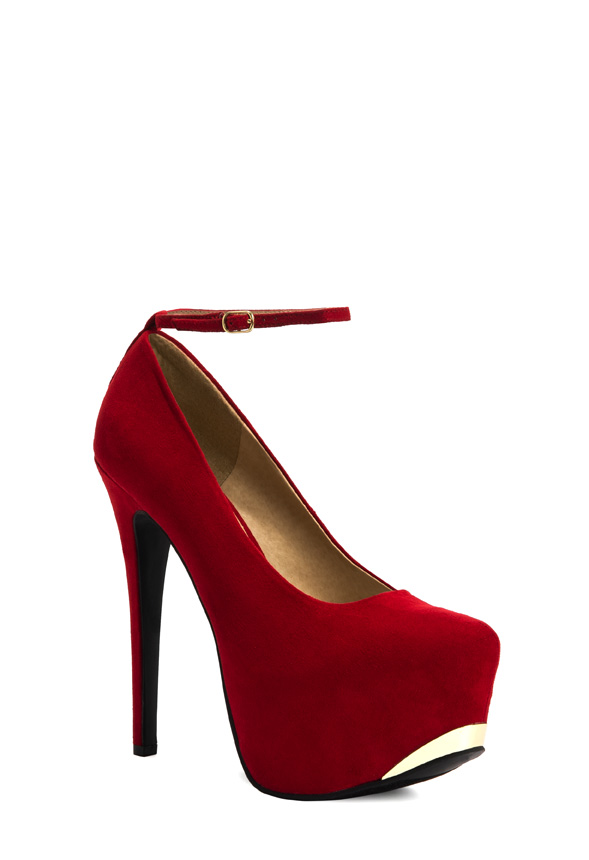 red pumps (1)