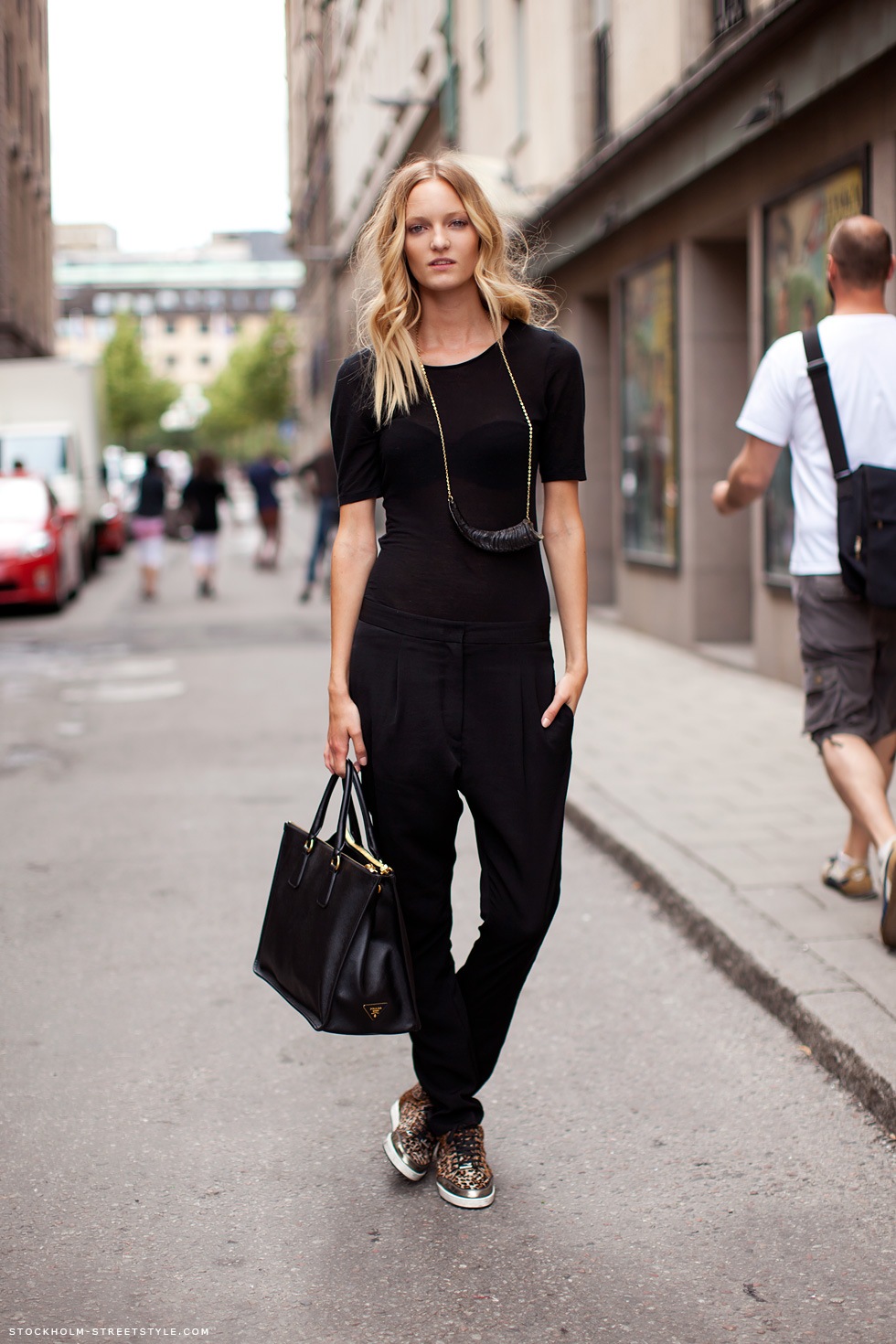 Few Things You Should Have In Mind When Combining Black Outfits