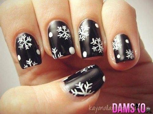 300174-nails-art-3-snowflakes-nails