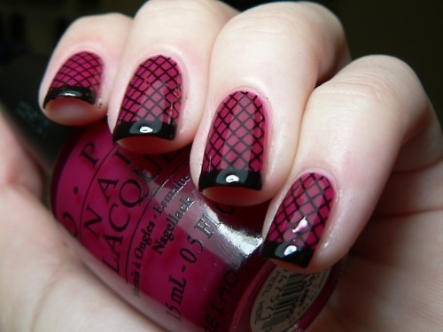 burgundy-fishnet-nails