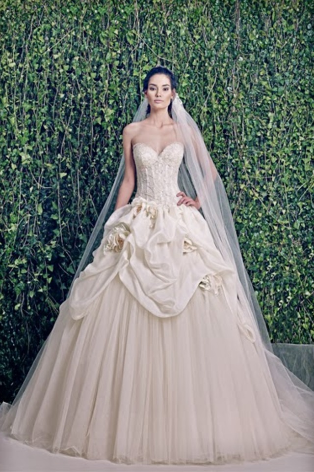 large_Fustany-Weddings-Zuhair_Murad-Fall_2014-Bridal_Collection-Gloria