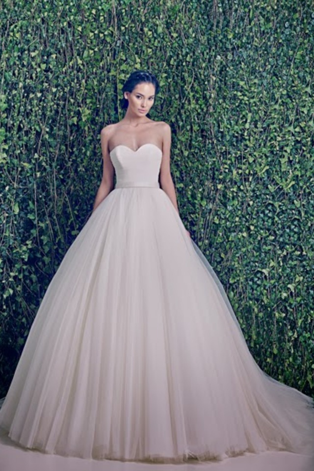 large_Fustany-Weddings-Zuhair_Murad-Fall_2014-Bridal_Collection-Jessica