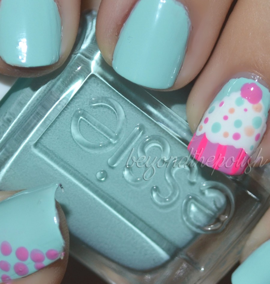 nail-art-essie-polish-with-cupcake-nails-art-beyond-the-polish-cupcake-nail-art-900x947