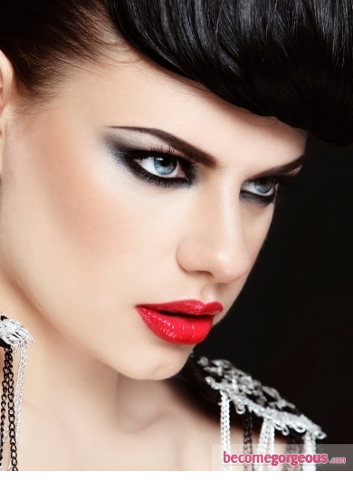 new-years-party-makeup-metallic-smokey-red-lips-becomegorgeous