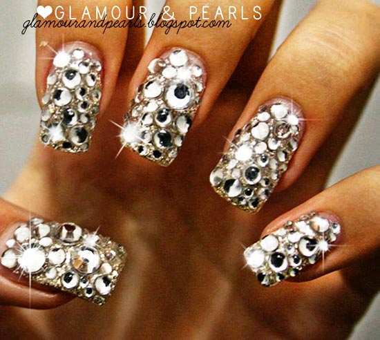 sparkling-rhinestones-nails