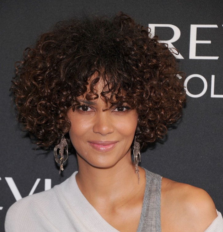 9-Short-Curly-Hairstyles-For-Women-Pictures