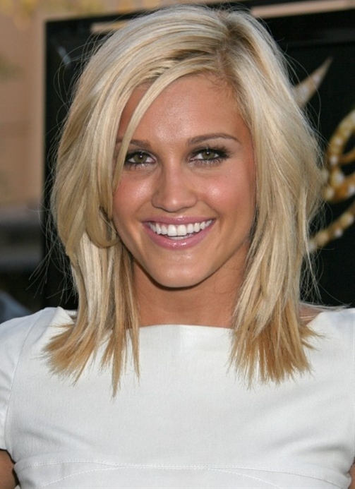 Casual-Hairstyles-For-Medium-Straight-Hair-Women4