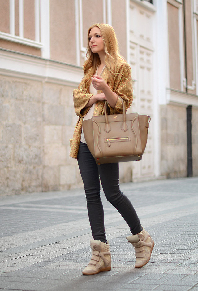 Street Style Trend: Brown Outfits for Stylish Divas
