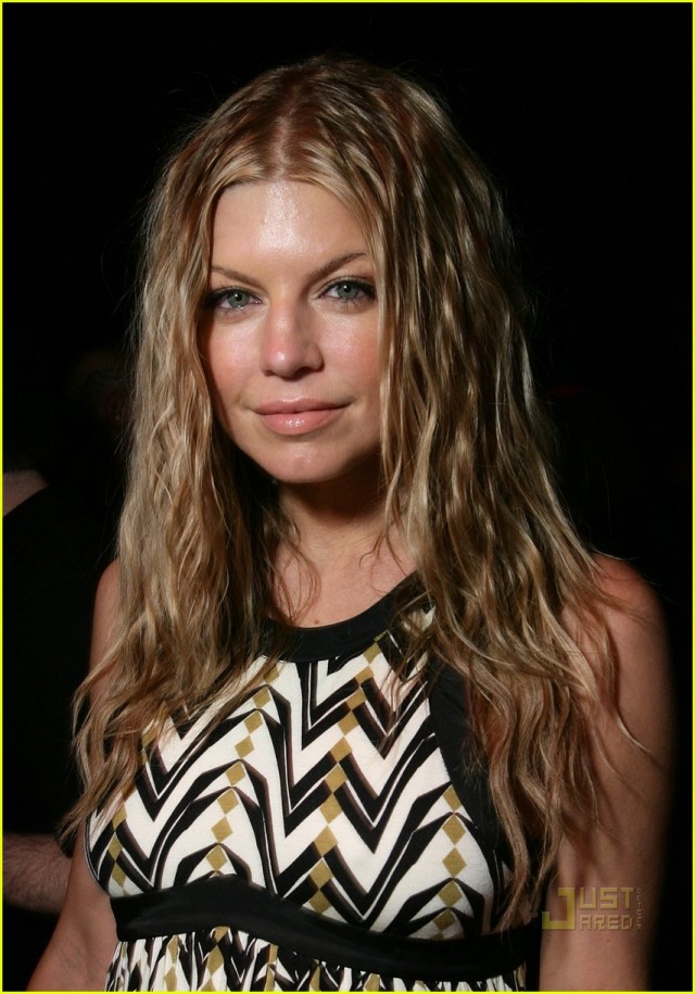 fergie-wavy-hair-01