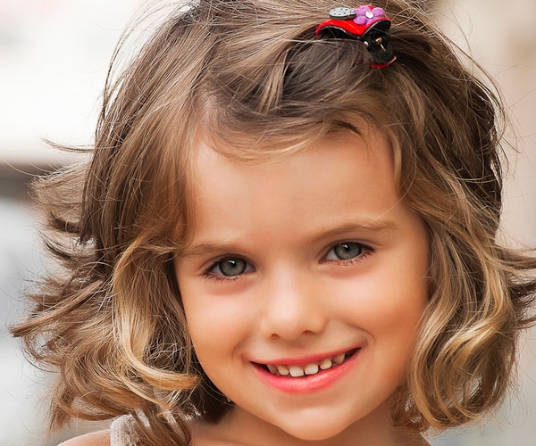 Adorable Hairstyles for Your Daughter