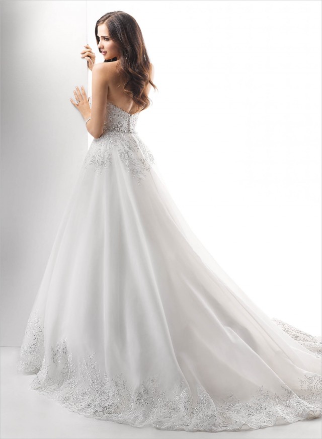 MAGGIE SOTTERO DESIGNSwww.maggiesottero.com