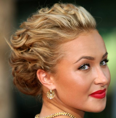 royal-short-to-soft-curly-hairstyles-479x488