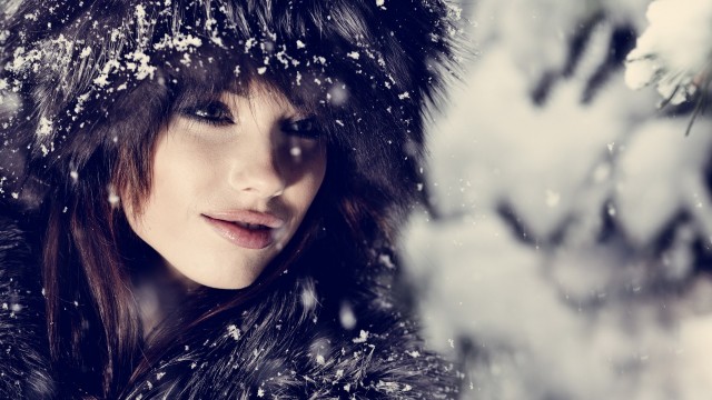 winter-fashion-beauty-model-girl-nature-snowflakes-hd-wallpaper-1920x1080
