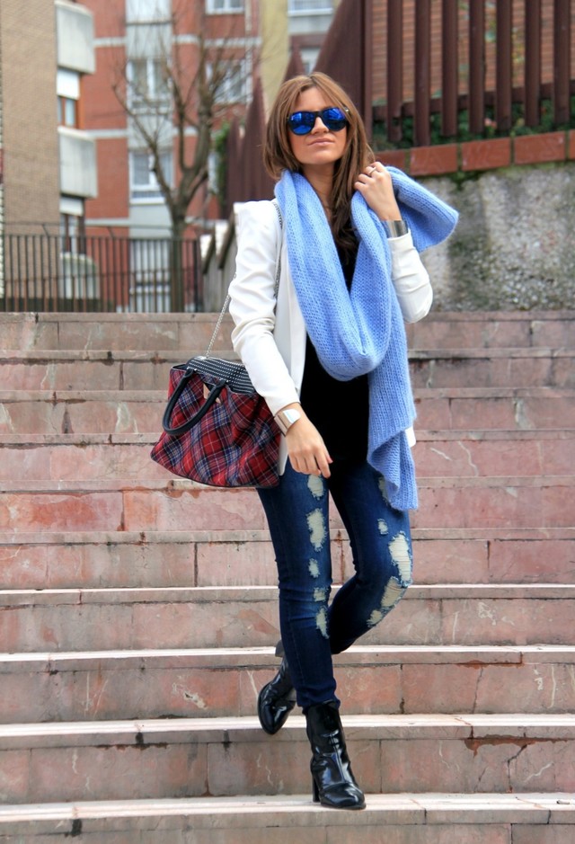 Fashionable Combinations With Ripped Jeans