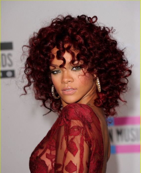 22-Rihanna-Hairstyles-Pictures-2012-2013