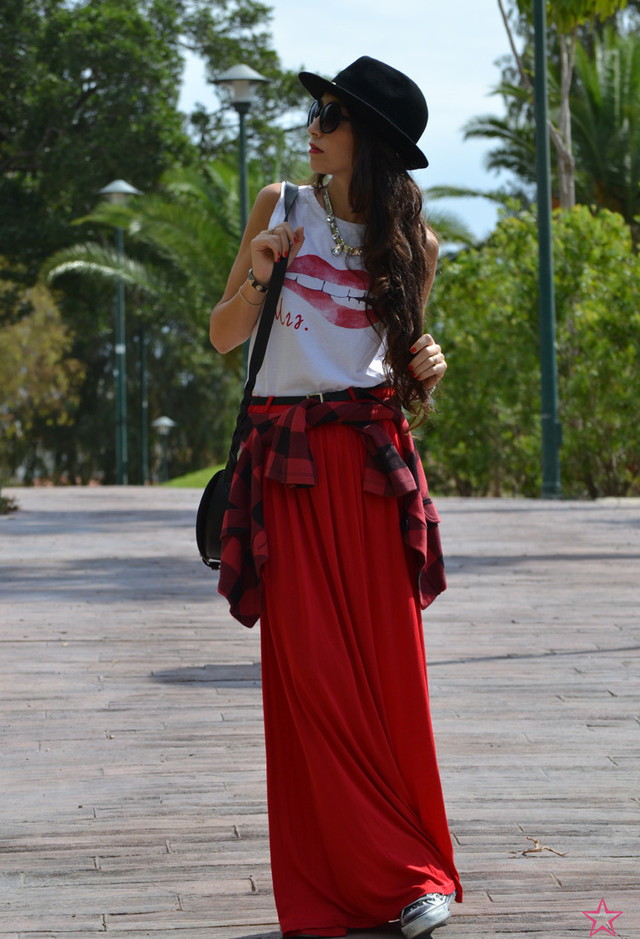 con-dibujos-color-blanco-rojo-camisetas~look-main-single