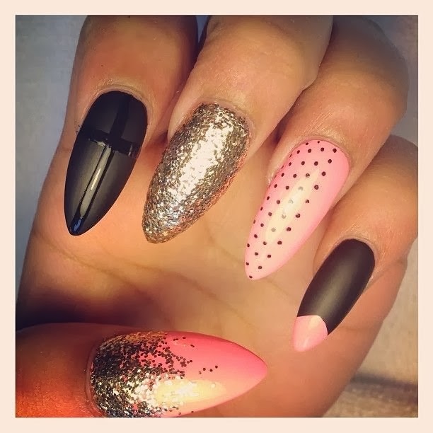 These Days It’s All About Stiletto Nails