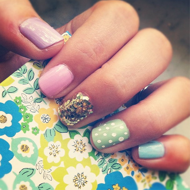 pastel-easter-nails-with-glitter-accent