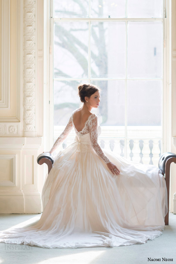 naomi-neoh-bridal-2014-fleur-wedding-dress-long-sleeve-back-view