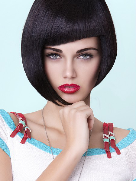 gallery_big_Asymmetrical_Bob_Hairstyle_with_bangs