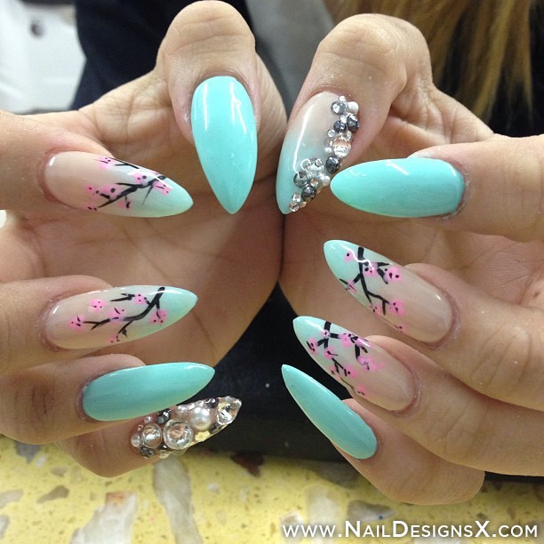 18 Pretty Ways To Decorate Your Mint Nails This Summer