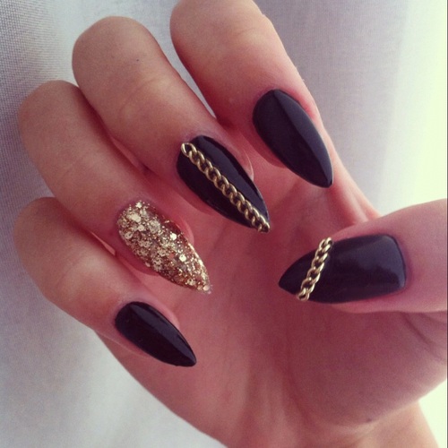 black-fashion-nails-design-with-glitter