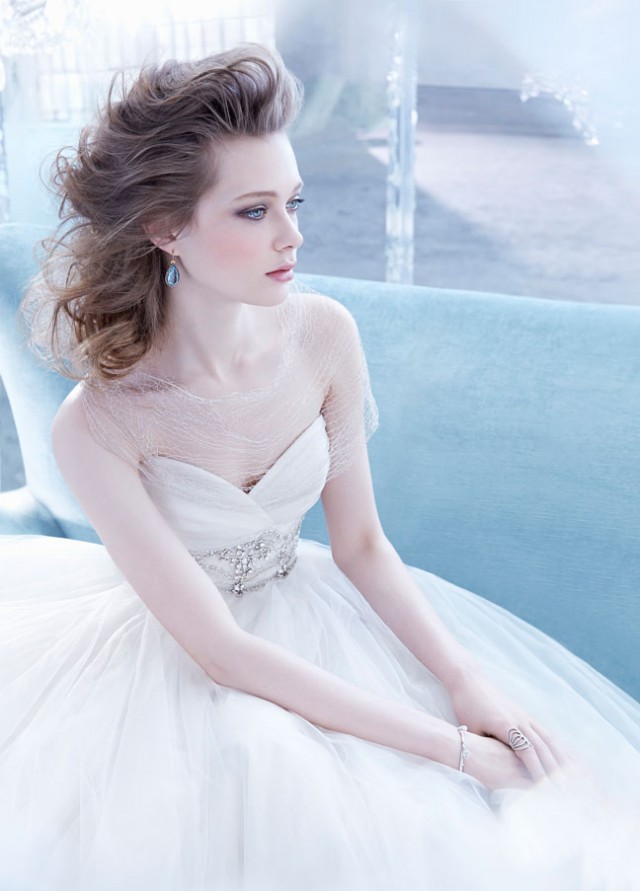 lazaro-bridal-ball-gown-strapless-sweetheart-pleated-natural-waist-a-line-tulle-skirt-chapel-train-3453_zm