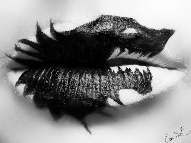 Creepy-Halloween-Lip-Art-by-Eva-Senín-Pernas-04