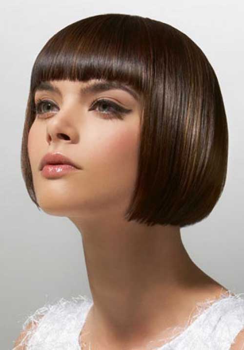 Short-hairstyles-with-blunt-bangs