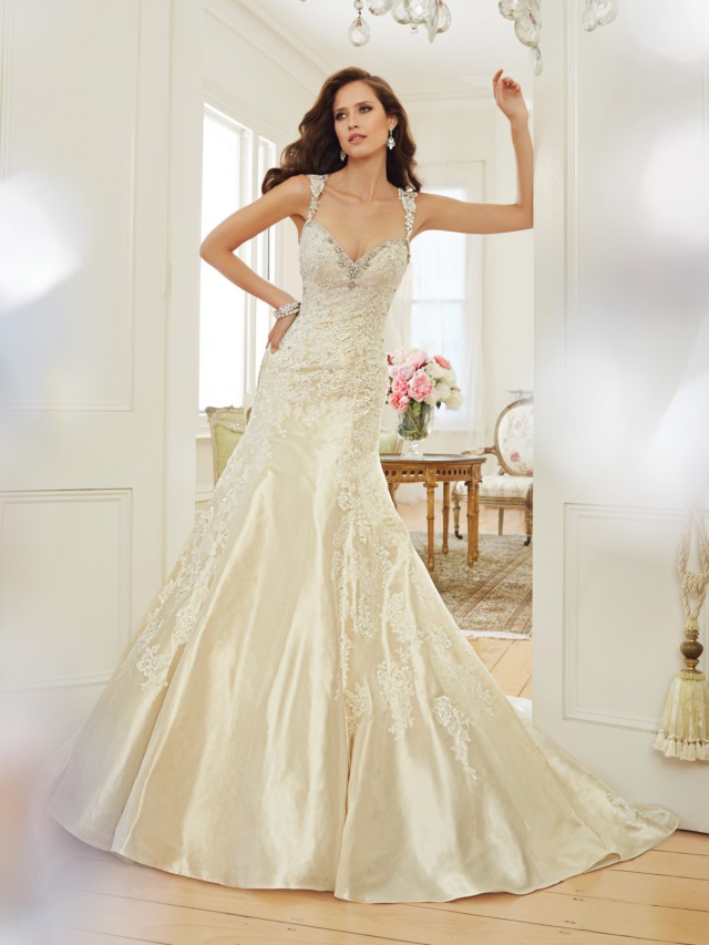 Y11551_Wedding_Dresses_2015