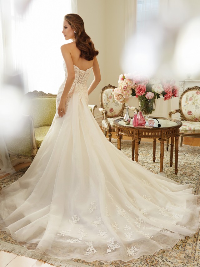 Y11556_bk_Designer-Wedding-Dresses-2015