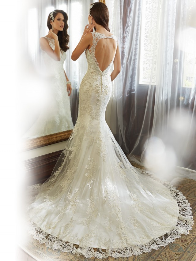 Y11557_bk_Designer-Wedding-Dresses-2015