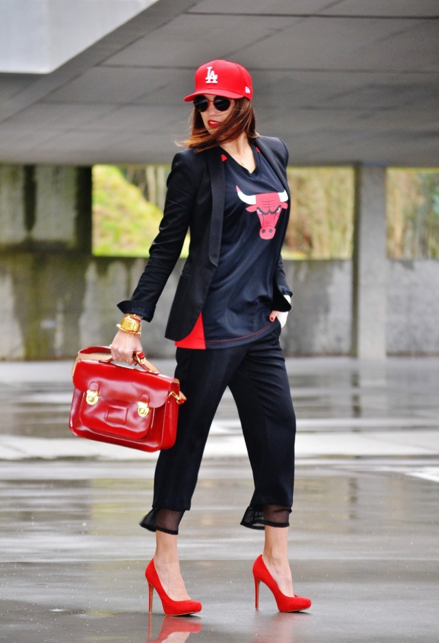 berett-color-blanco-cosas-cucas-satchel-rojo~look-main-single