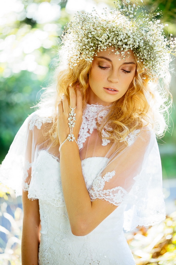 2b-A-Boho-Earth-Child-Bridal-Shoot