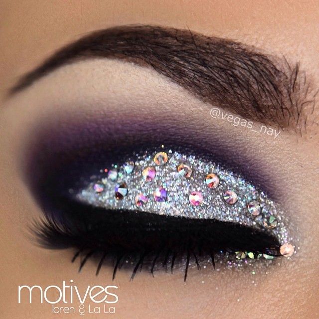 15 Shimmering Makeup Looks For New Year’s Eve