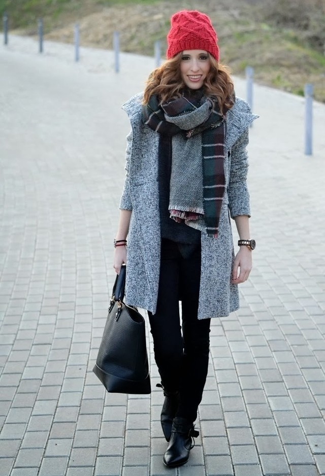 zara-gris-oscuro-stradivarius-granate~look-main-single