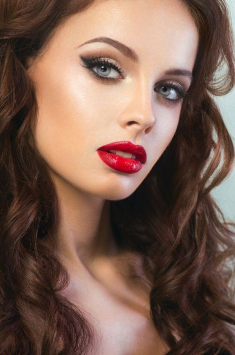 480xNxsmoky-cat-eye-and-red-lip-makeup-idea.jpg.pagespeed.ic.TaXAaA2p8i