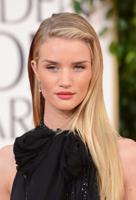 Rosie-Huntington-Whiteley-Deep-Side-Parted-Long-Blonde-Hairstyle-2013