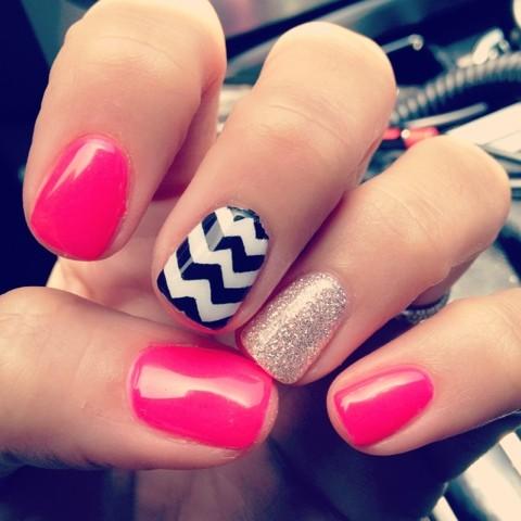 Accent-Nails-Bright-Pink