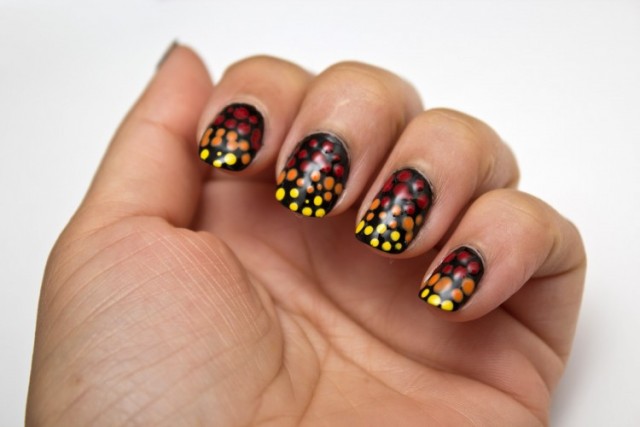 Dot-Gradient-Manicure-1-750x500